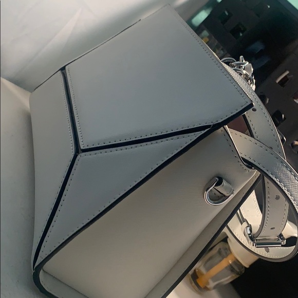 Authentic Michael Kors prism bag - Picture 3 of 8